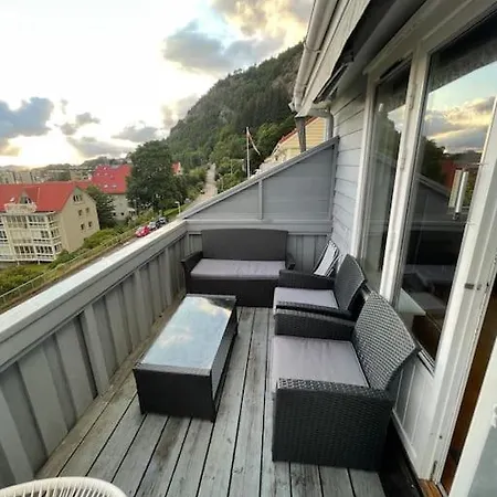 Romslig Leilighet I Sandviken Bergen Eksteriør billede