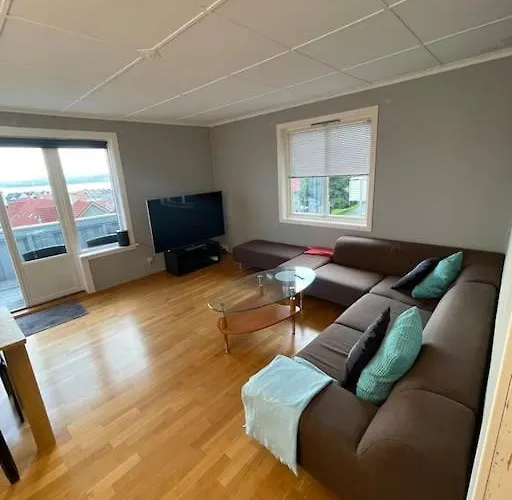 Romslig Leilighet I Sandviken