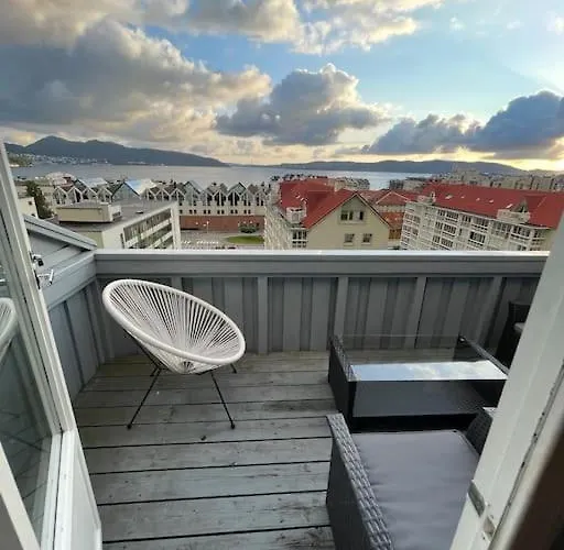 Romslig Leilighet I Sandviken