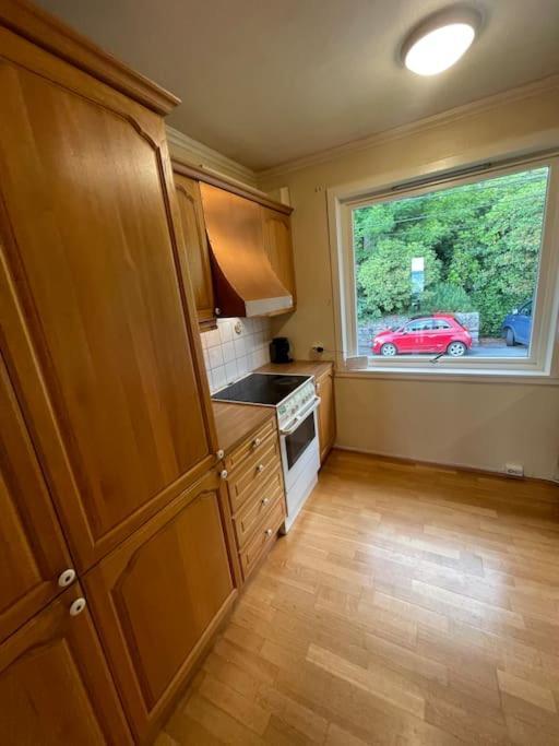 Romslig I Sandviken Apartment